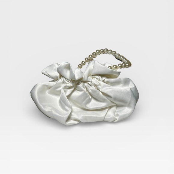 Pearl Handle White Satin Clutch - Picture 2 of 4